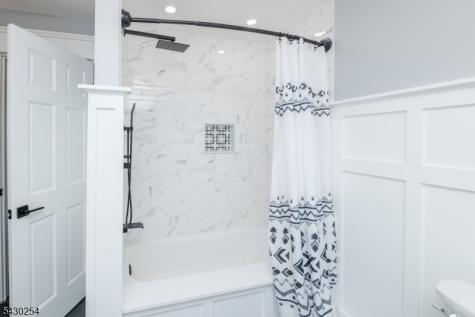 16 Abrams Road Holland NJ 08848