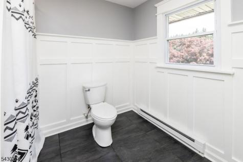 16 Abrams Road Holland NJ 08848