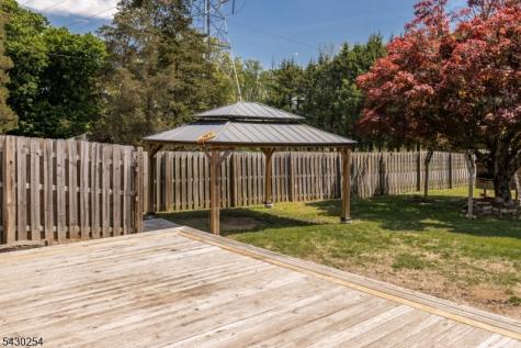 16 Abrams Road Holland NJ 08848