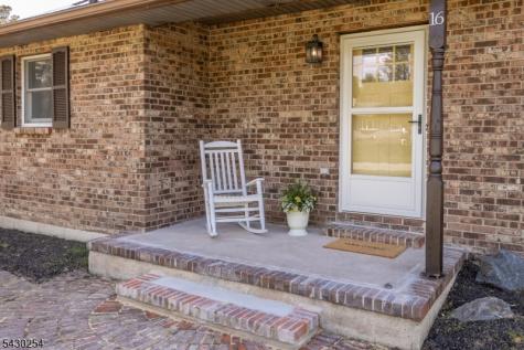 16 Abrams Road Holland NJ 08848