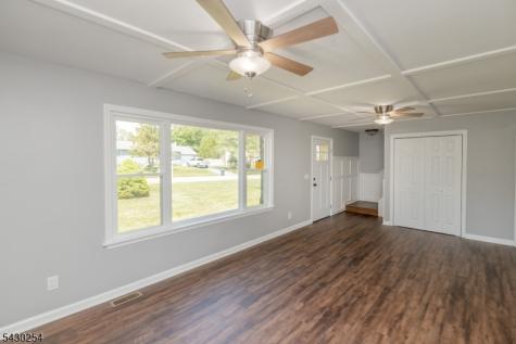 16 Abrams Road Holland NJ 08848