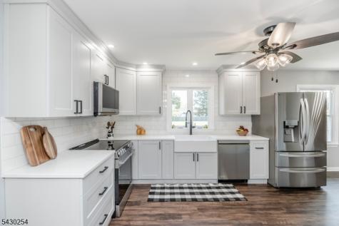 16 Abrams Road Holland NJ 08848