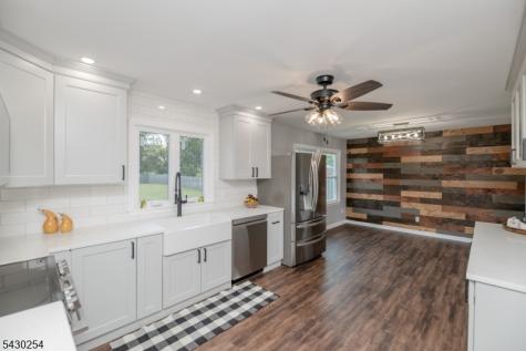 16 Abrams Road Holland NJ 08848