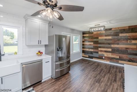 16 Abrams Road Holland NJ 08848