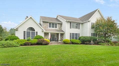 4 Elaine Court Washington NJ 07830