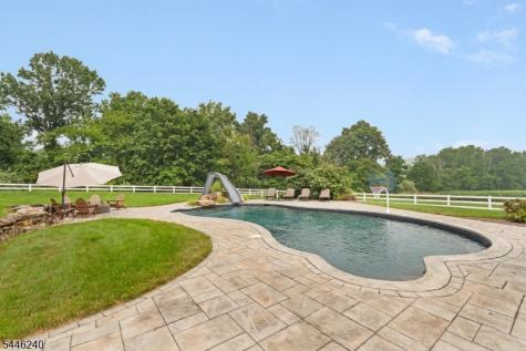 4 Elaine Court Washington NJ 07830