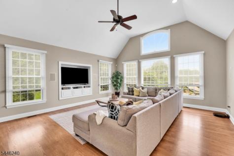 4 Elaine Court Washington NJ 07830
