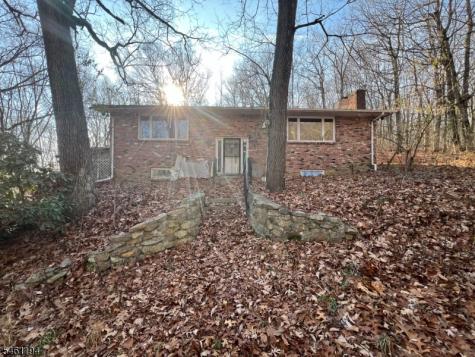 19 Quenby Mountain Road Liberty NJ 07838