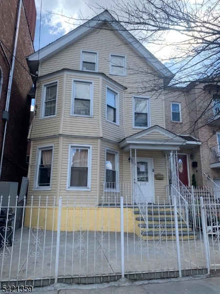238 6TH Avenue W Newark NJ 07107