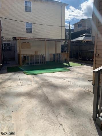 238 6TH Avenue W Newark NJ 07107