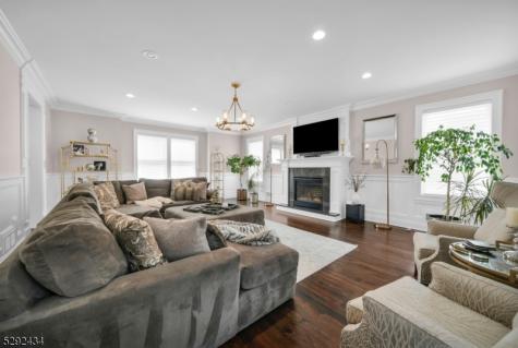 42 Saratoga Drive Oakland NJ 07436