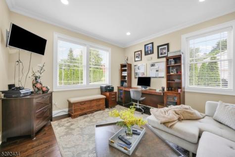42 Saratoga Drive Oakland NJ 07436