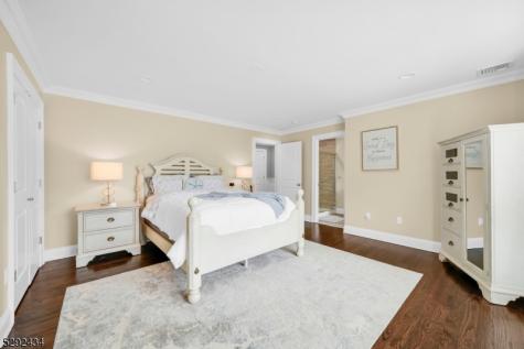 42 Saratoga Drive Oakland NJ 07436