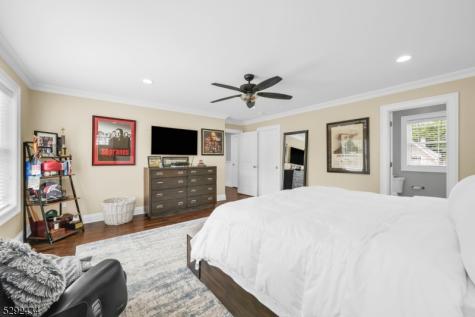 42 Saratoga Drive Oakland NJ 07436