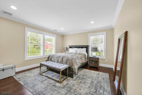 42 Saratoga Drive Oakland NJ 07436