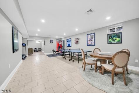 42 Saratoga Drive Oakland NJ 07436