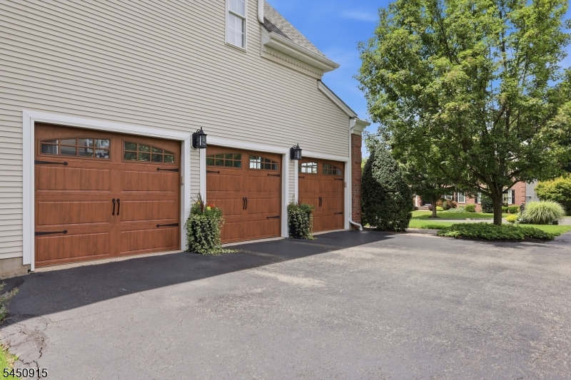 17 Setting Sun Drive Washington NJ 07840