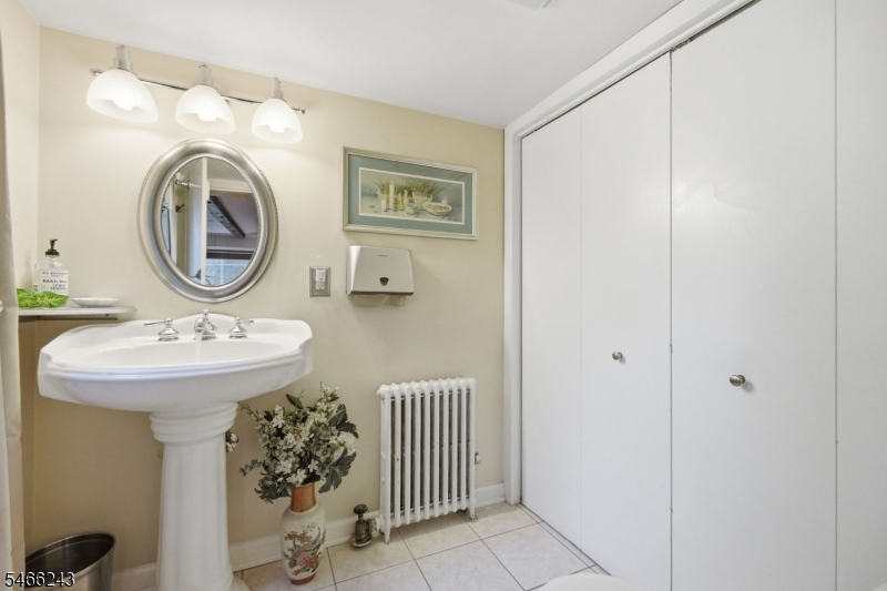 18 West Valley Brook Road Washington NJ 07853