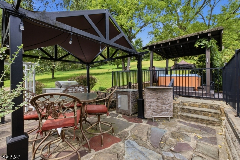 18 West Valley Brook Road Washington NJ 07853