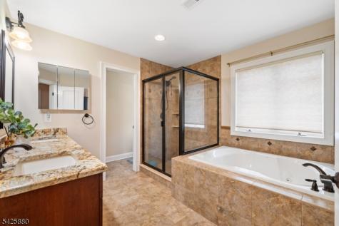 5 Rigger Court Hillsborough NJ 08844