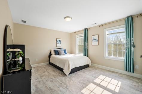 5 Rigger Court Hillsborough NJ 08844