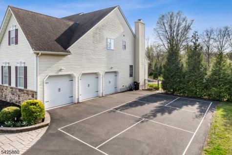 5 Rigger Court Hillsborough NJ 08844