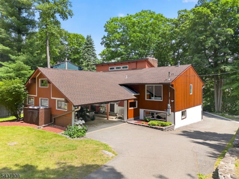 42 Goldfinch Lane West Milford NJ 07421