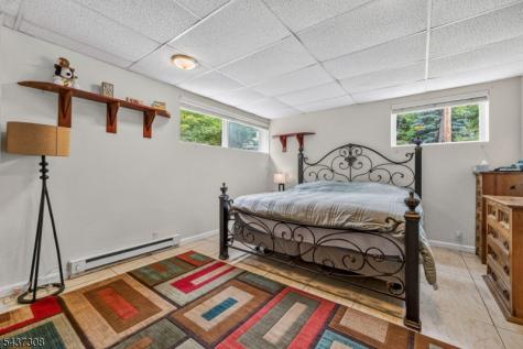 42 Goldfinch Lane West Milford NJ 07421