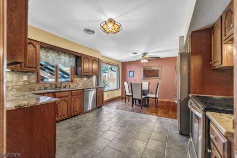 42 Goldfinch Lane West Milford NJ 07421