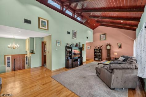 42 Goldfinch Lane West Milford NJ 07421