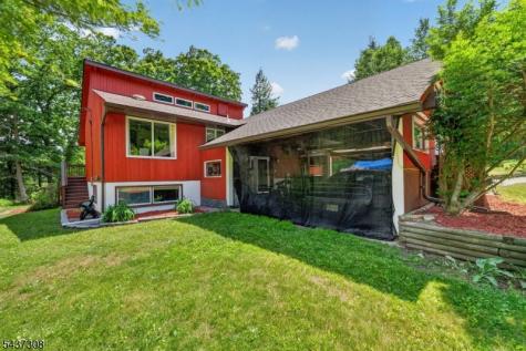 42 Goldfinch Lane West Milford NJ 07421