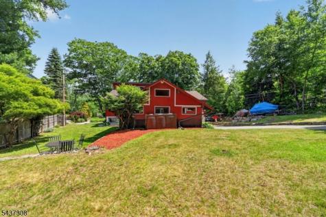 42 Goldfinch Lane West Milford NJ 07421