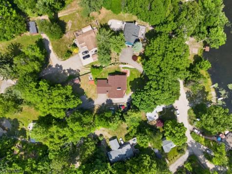 42 Goldfinch Lane West Milford NJ 07421