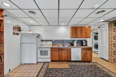 42 Goldfinch Lane West Milford NJ 07421