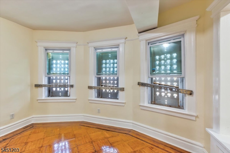 31 Voorhees Street Newark NJ 07108
