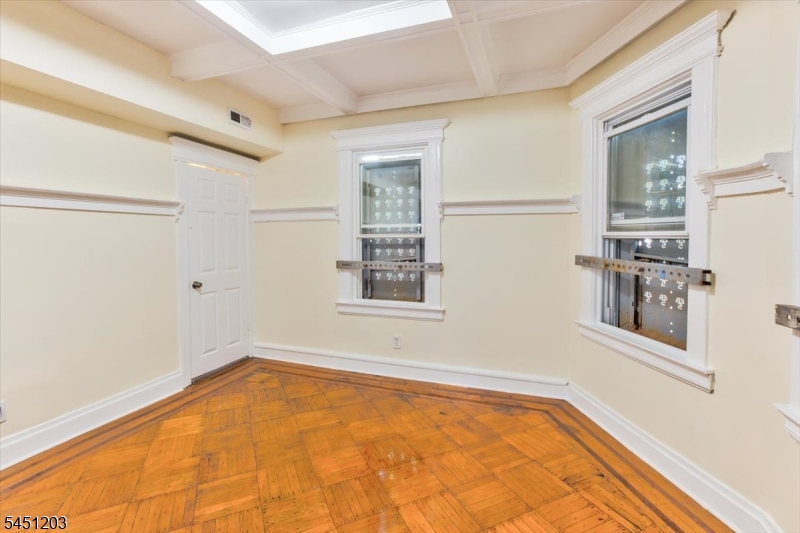 31 Voorhees Street Newark NJ 07108