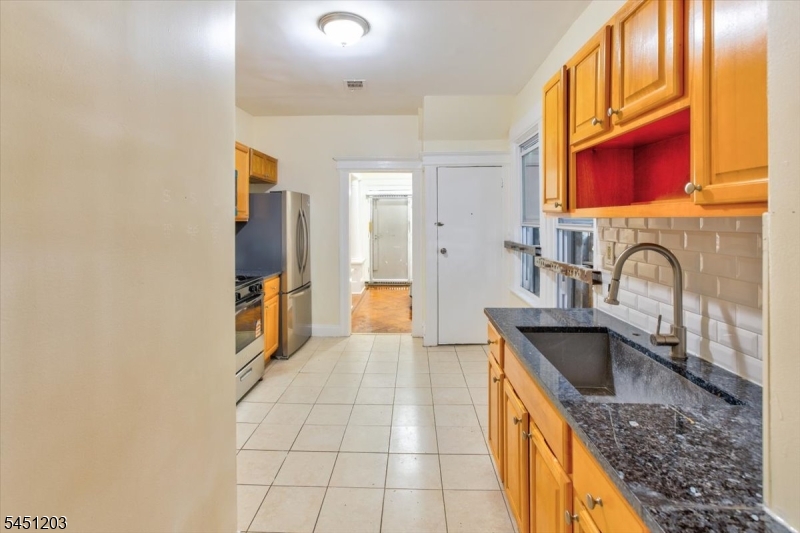 31 Voorhees Street Newark NJ 07108
