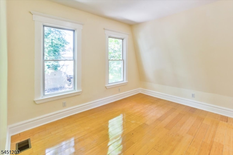 31 Voorhees Street Newark NJ 07108