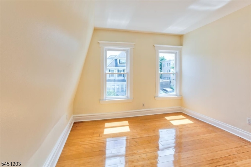 31 Voorhees Street Newark NJ 07108