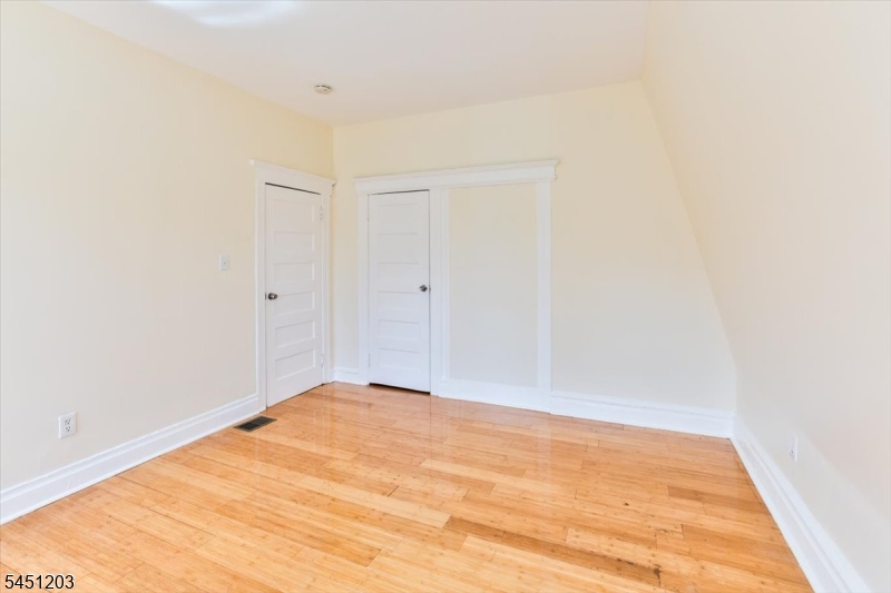 31 Voorhees Street Newark NJ 07108