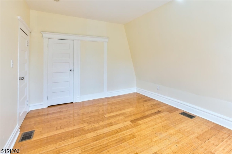 31 Voorhees Street Newark NJ 07108