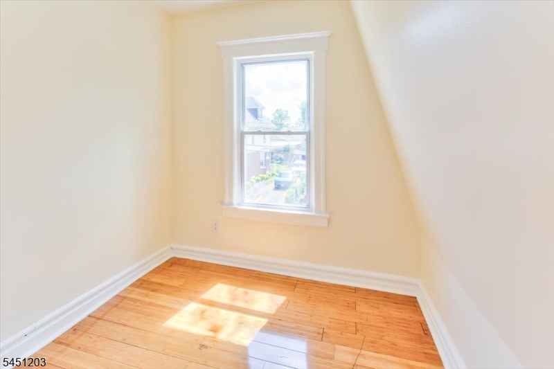 31 Voorhees Street Newark NJ 07108