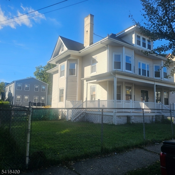 847 S 11th Street Newark NJ 07108