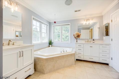 15 Winding Ridge Road Jefferson NJ 07849