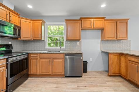 139 Harris Avenue Hopatcong NJ 07874