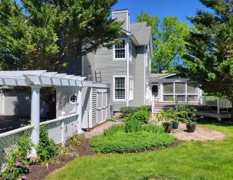 5 Pauma Valley Court Montgomery NJ 08558