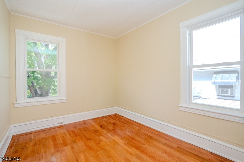55 Thompson Street Raritan NJ 08869