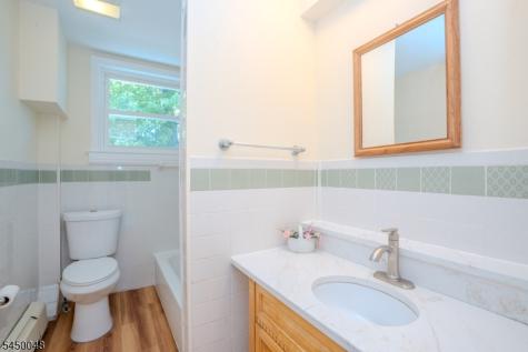 55 Thompson Street Raritan NJ 08869