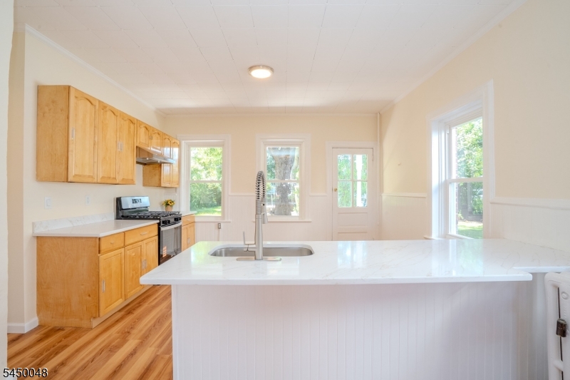 55 Thompson Street Raritan NJ 08869