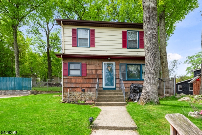 19 E Shore Road Jefferson NJ 07849